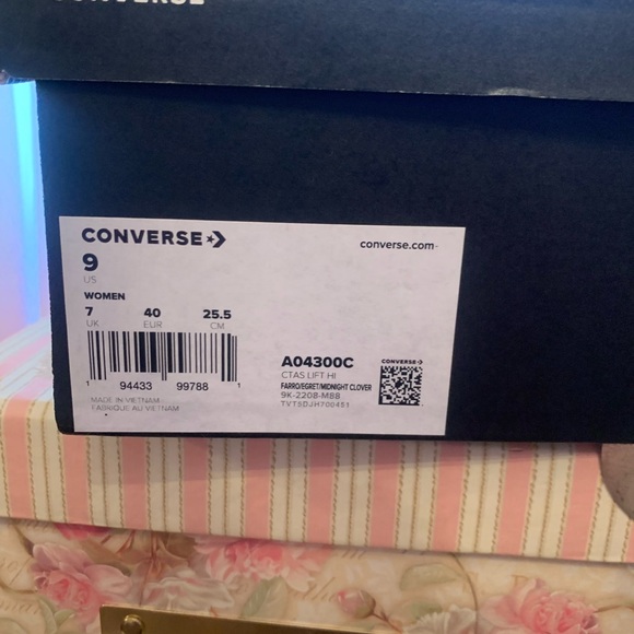 Converse All-Star floral high tops - Picture 5 of 6